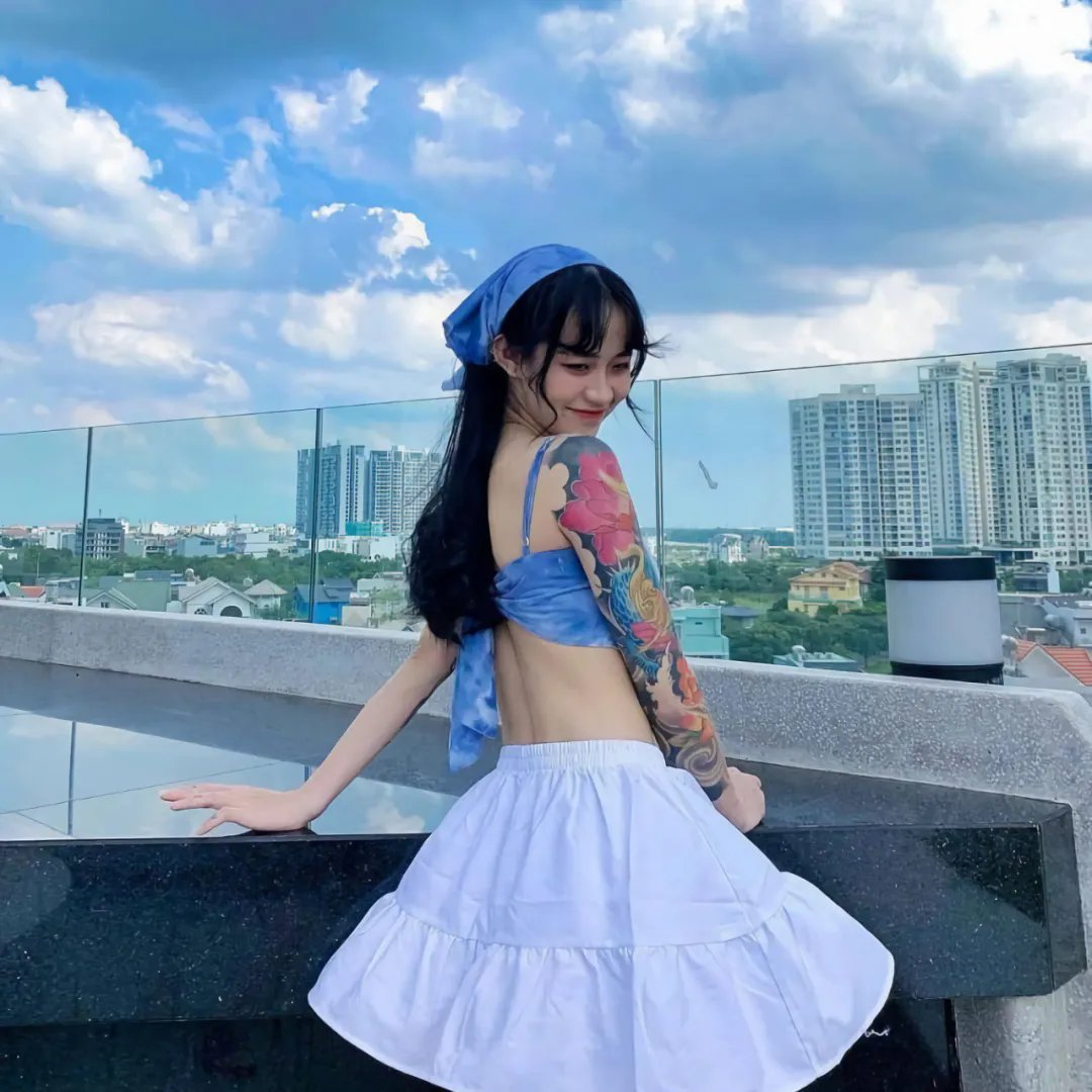 公寓里的两个女人
